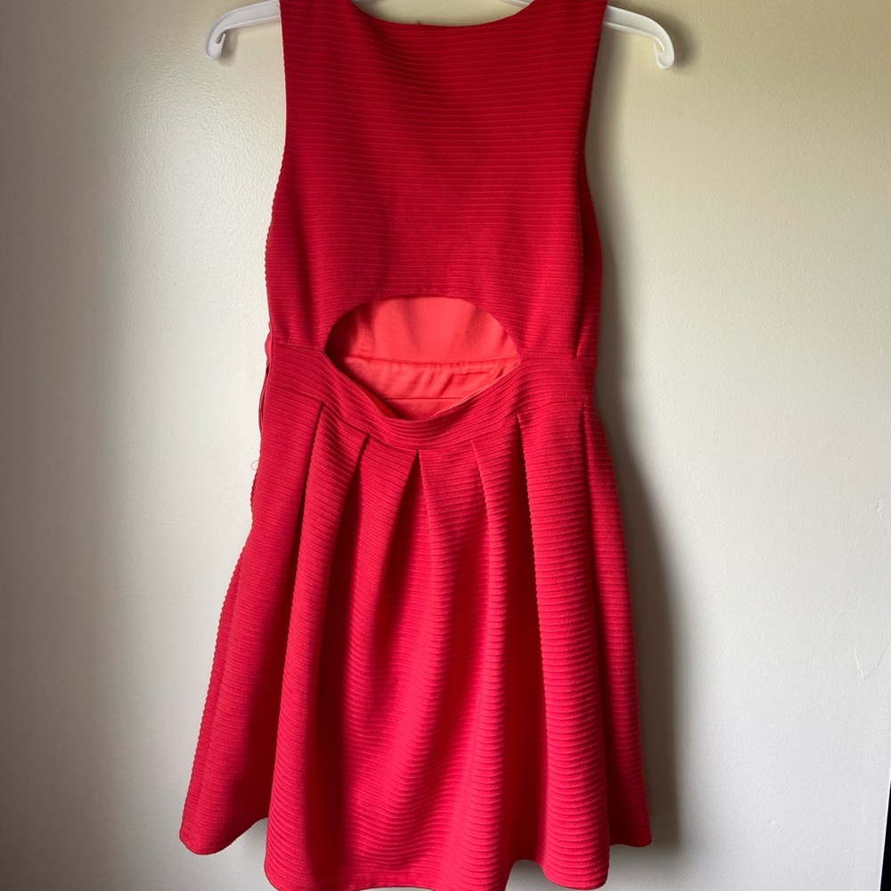 Dress - Picture 4 of 4